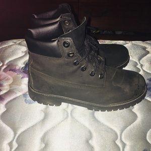 Black Timberlands